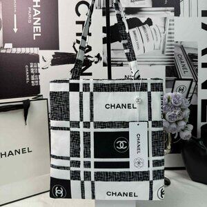 GWP CHNEL BLACK MONOCHROME CHECKERED PRINT TOTE BAG